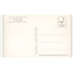 NOYON: la cathédrale et place de l'hôtel de ville vue aérienne 10x15 - très bon état