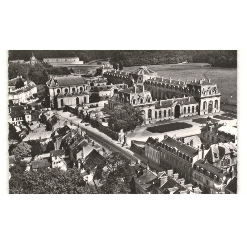 CHANTILLY: les grandes écuries, l'église notre-dame vue aérienne 10x15 - très bon état