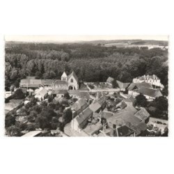 BERTHECOURT: l'église vue aérienne 10x15 - très bon état