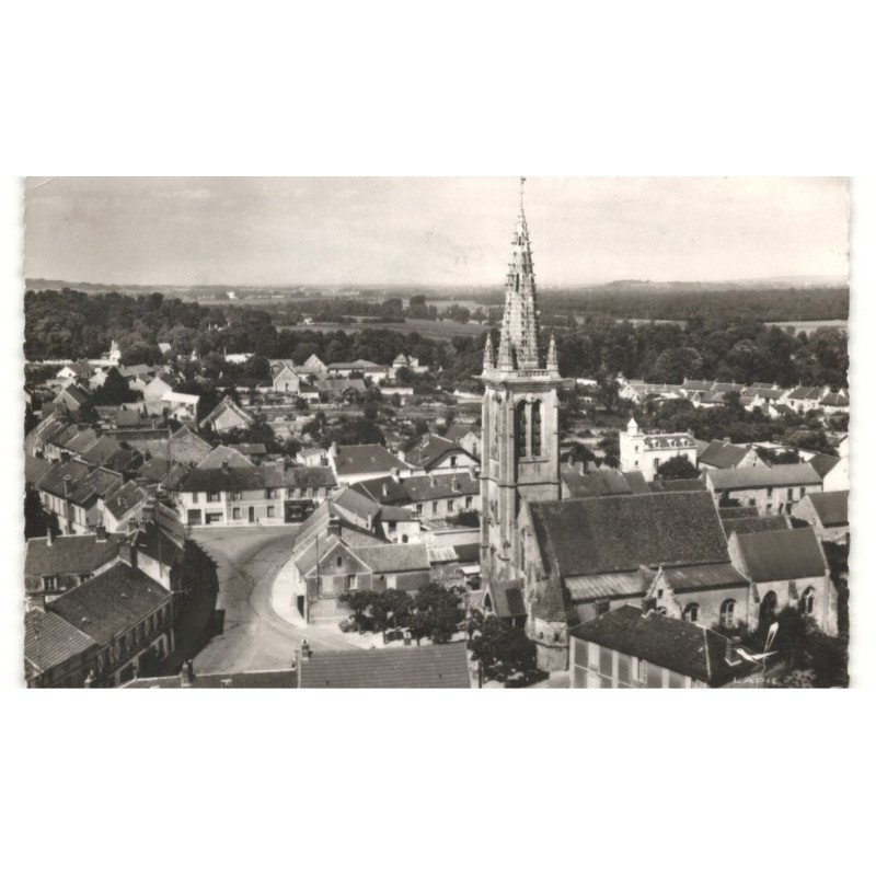 BORAN-sur-OISE: l'église et vue panoramique vue aérienne 10x15 - très bon état