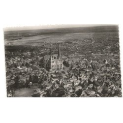 CHARTRES: la cathédrale et la ville vue aérienne 10x15 - très bon état