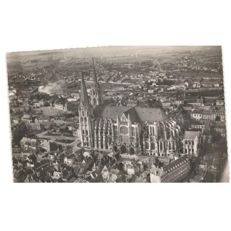 CHARTRES: la cathédrale vue aérienne 10x15 - très bon état