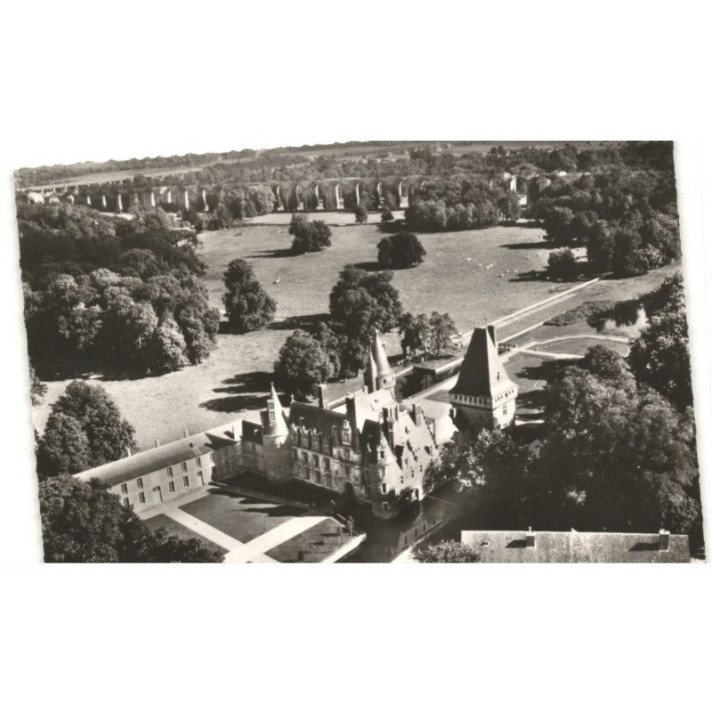 MAINTENON: le château façade nord, le parc, l'aqueduc vue aérienne 10x15 - très bon état