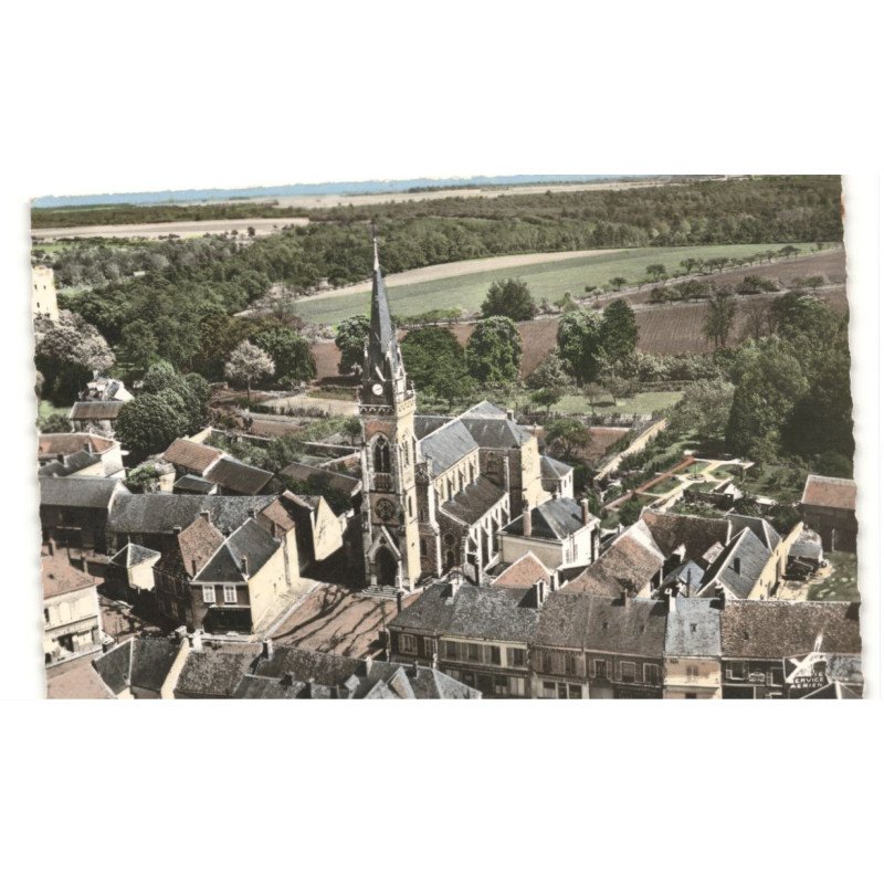 AUNEAU: l'église vue aérienne 10x15 - très bon état