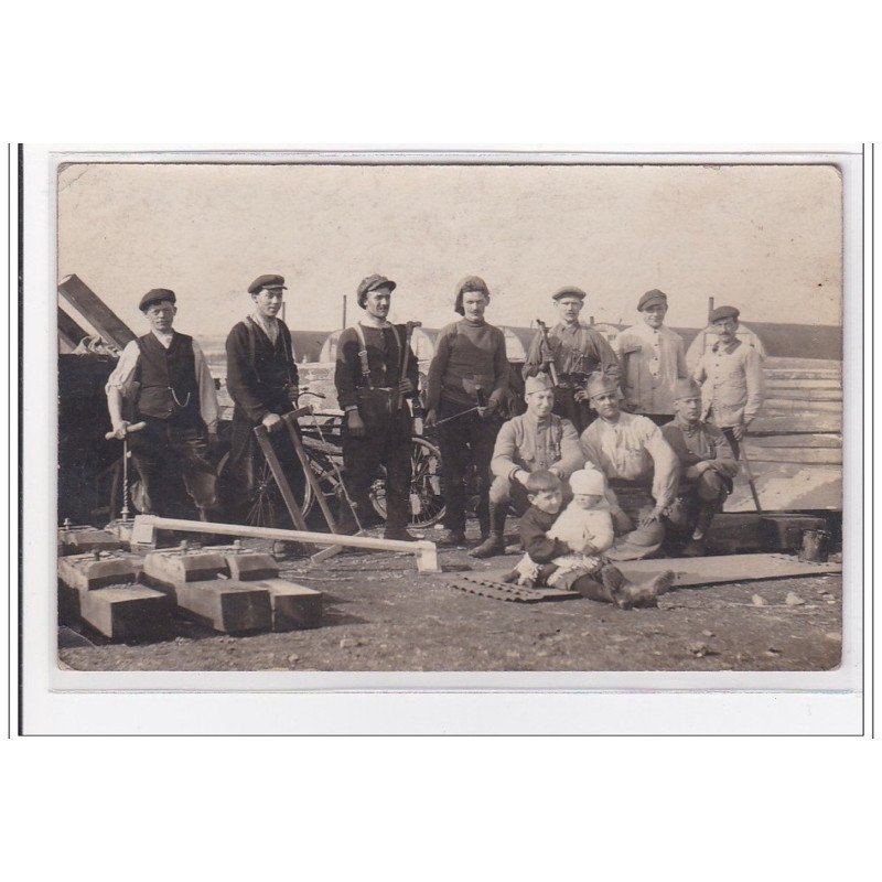 NOYELLES-sur-LENS : personnages (bois) - tres bon etat