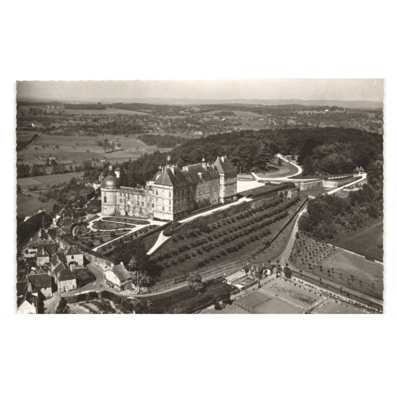 HAUTEFORT: le château XVIIe siècle et ses magnifique jardins vue aérienne 10x15 - très bon état
