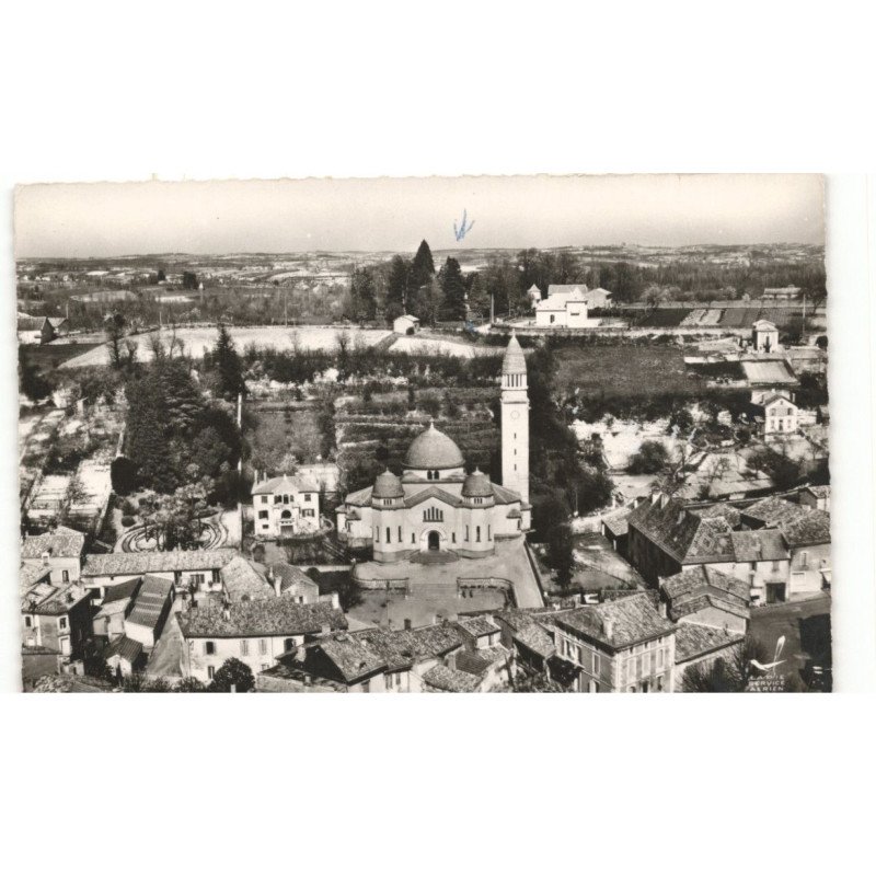 RIBERAC: l'église: vue aérienne 10x15 - très bon état