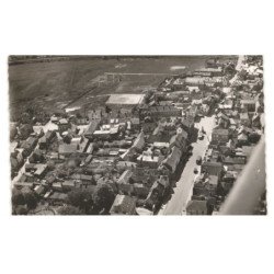 LIVAROT: rue du maréchal foch, le monument vue aérienne 10X15 - très bon état