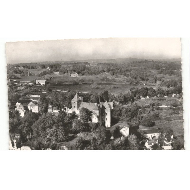 SALIGNAC: le château bâti du 12e au 17e siècle vue aérienne 10x15 - très bon état