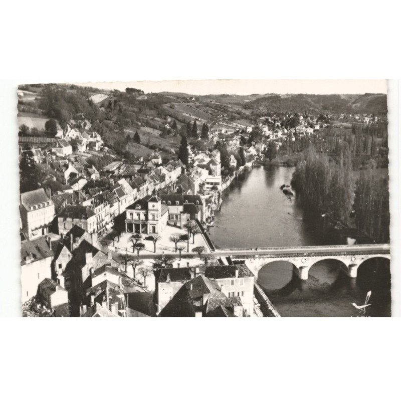 LE BUGUE: vue générale vue aérienne 10x15 - très bon état