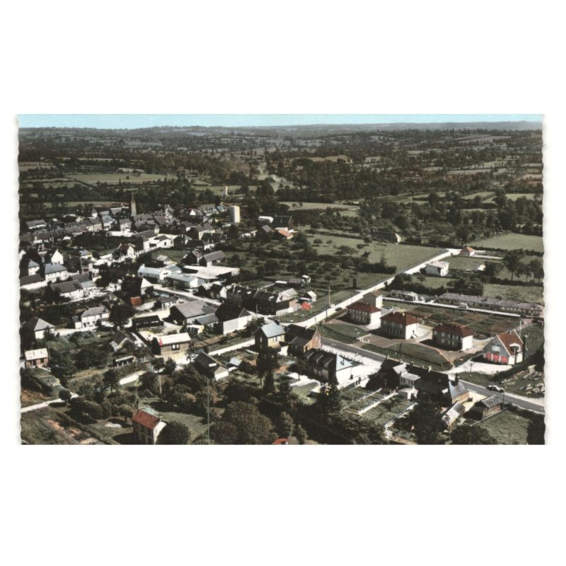 SAINT-MARTIN-des-BESACES: vue générale vue aérienne 10X15 - très bon état