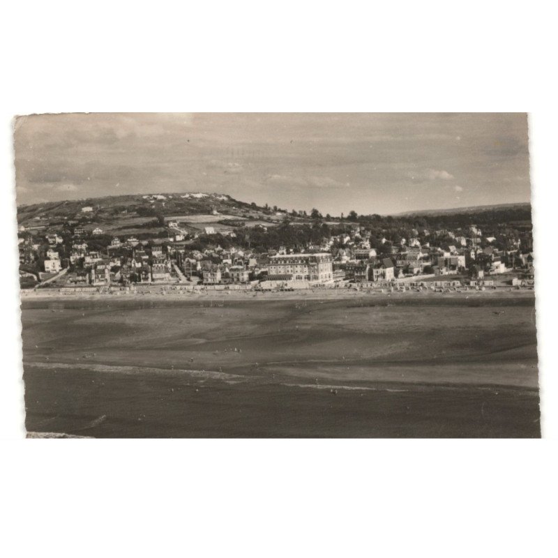 BLONVILLE-sur-MER: vue générale vue aérienne 10X15 - très bon état