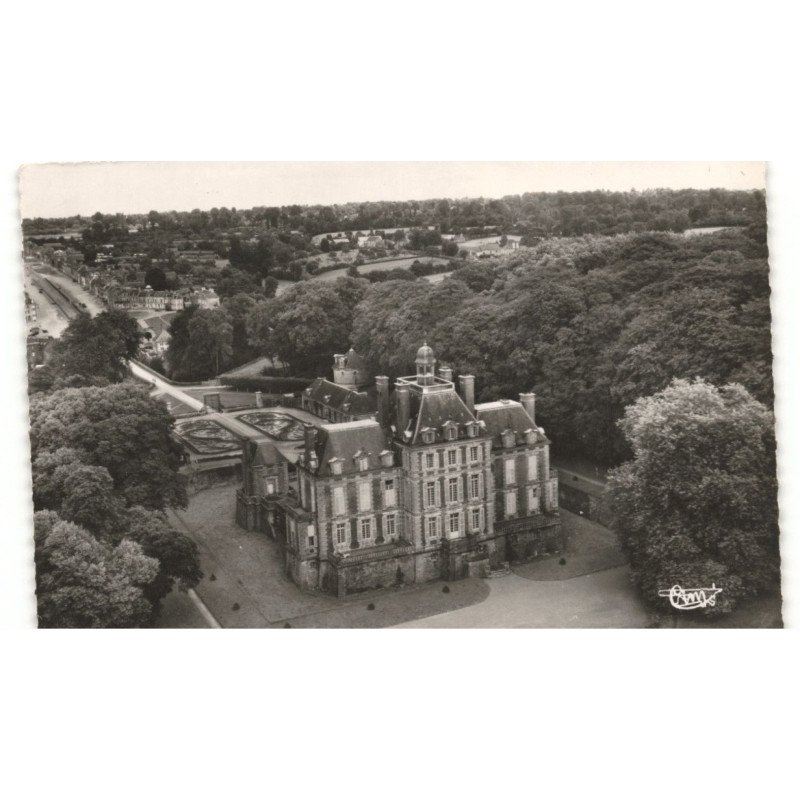 BALLEROY: le château façade côté du parc vue aérienne 10X15 - très bon état