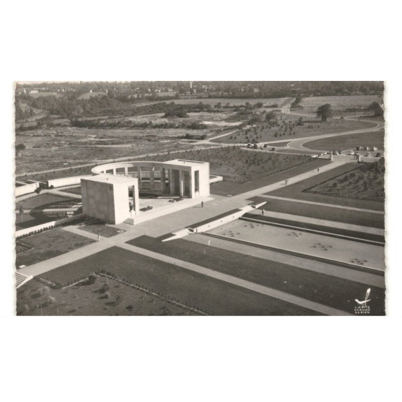 OMAHA-BEACH: le mémorial vue aérienne 10X15 - très bon état