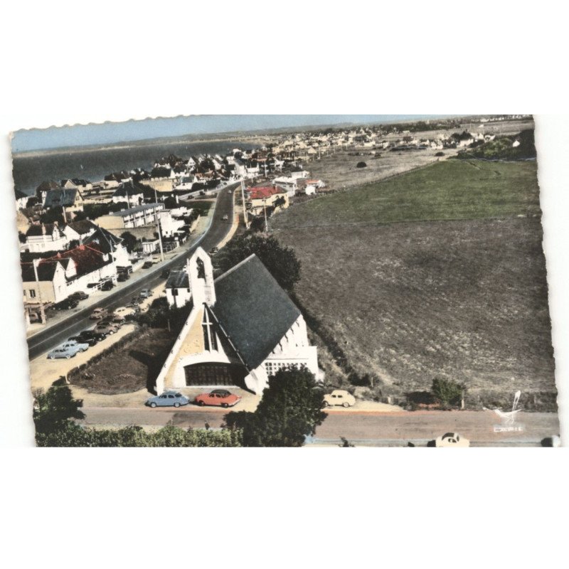 LA BRECHE D'HERMANVILLE: la chapelle vue aérienne 10X15 - très bon état