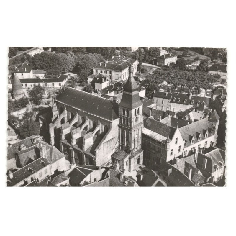 SARLAT: la cathédrale vue aérienne 10x15 - très bon état