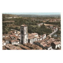 SAINT-ASTIER: l'église, le centre et le pont sur l'isle vue aérienne 10x15 - très bon état