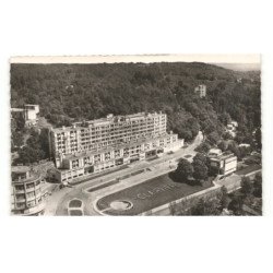 CLAIRVIVRE: le grand hôtel et la place vue aérienne 10x15 - très bon état