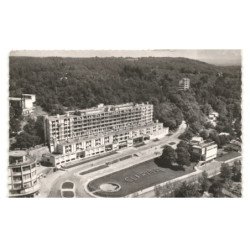 CLAIRVIVRE: le grand hôtel et la place vue aérienne 10x15 - très bon état