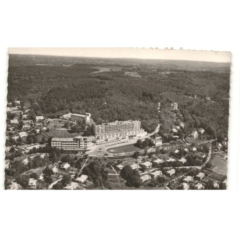 CLAIRVIVRE: village sanitaire grand hôtel l'hôpital et les pavillons vue aérienne 10x15 - très bon état