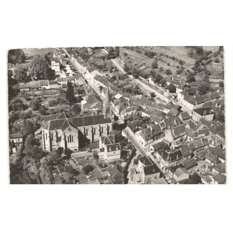 LE BUGUE: l'église vue aérienne 10x15 - très bon état