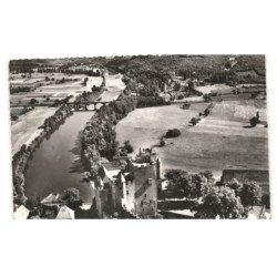 BEYNAC-et-CAZENAC: le château vue aérienne 10x15 - très bon état