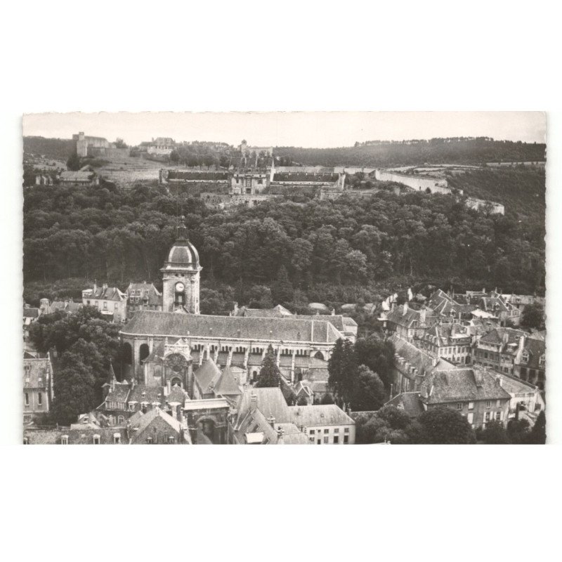 BESANCON: la porte noire la cathédrale saint-jean au fond la citadelle vue aérienne 10x15 - très bon état