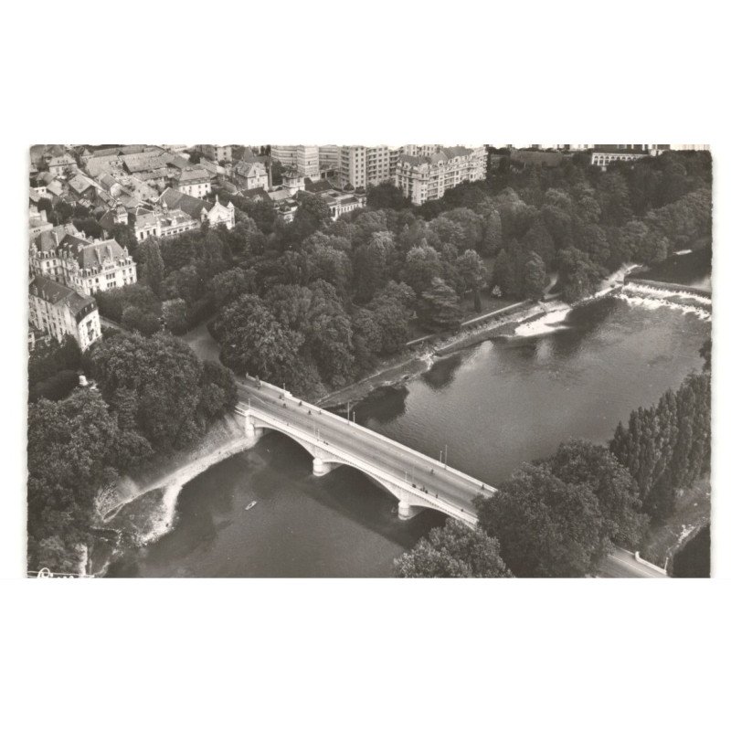 BESANCON: le pont saint-pierre et les nouveaux quartiers vue aérienne 10x15 - très bon état