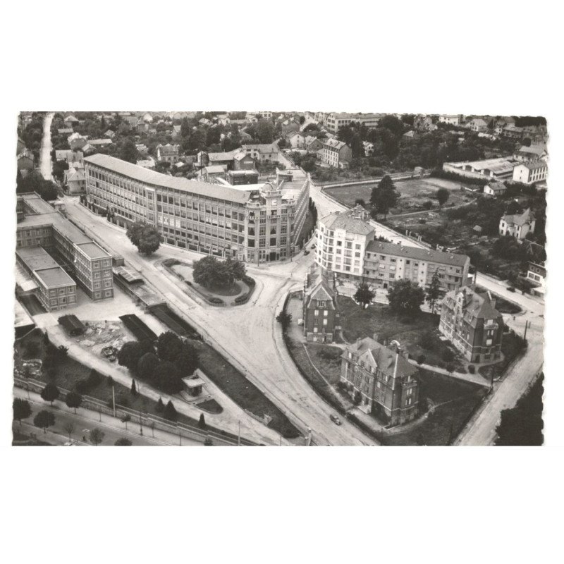 BESANCON: l'école d'horlogerie vue aérienne 10x15 - très bon état