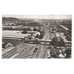 SOCHAUX: l'avenue du général leclerc et les usines peugeot vue aérienne 10x15 - très bon état