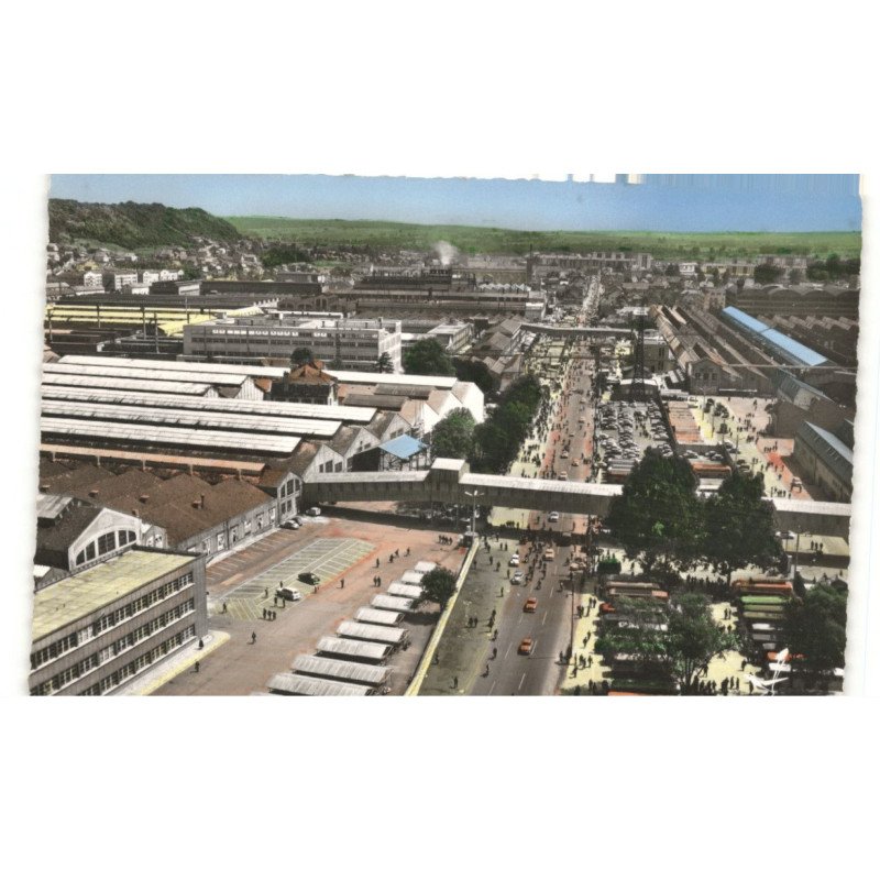 SOCHAUX: l'avenue du générale leclerc et les usines peugeot vue aérienne 10x15 - très bon état