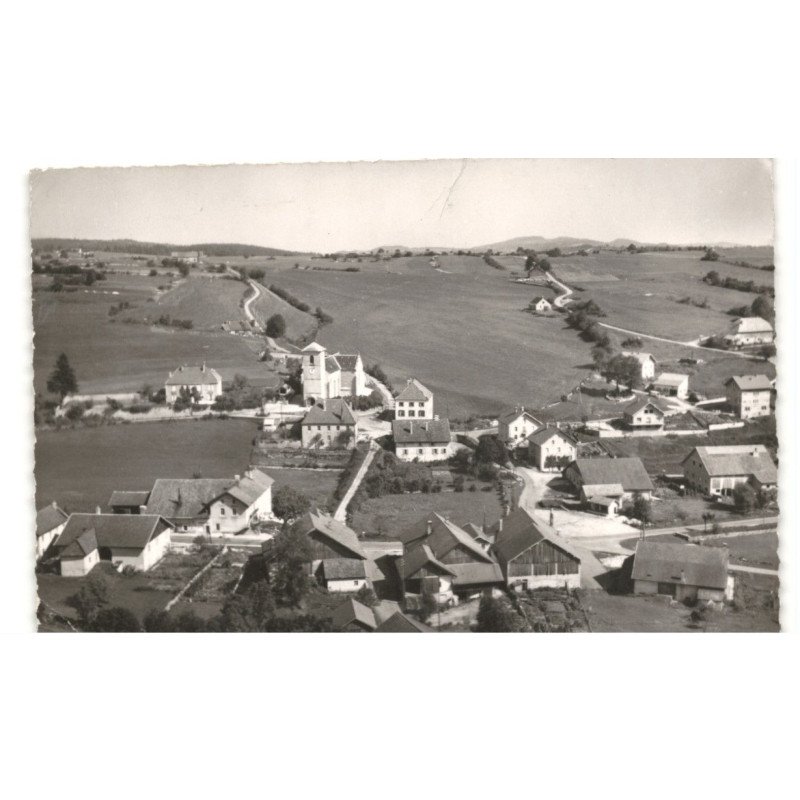 GUYANS: l'église, le centre vue aérienne 10x15 - état