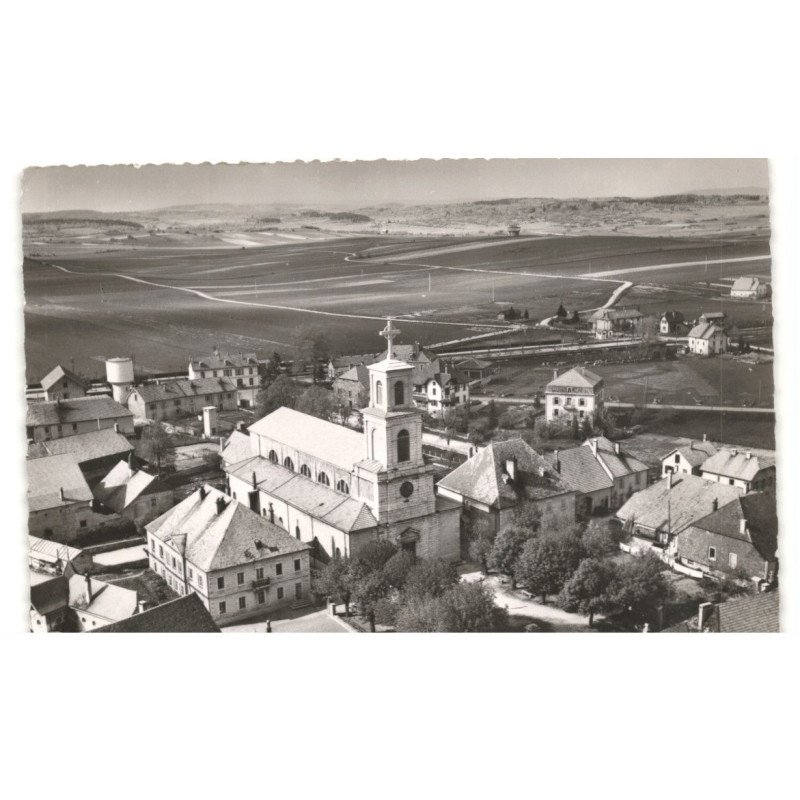 FRASNE: quartier de l'église vue aérienne 10x15 - très bon état