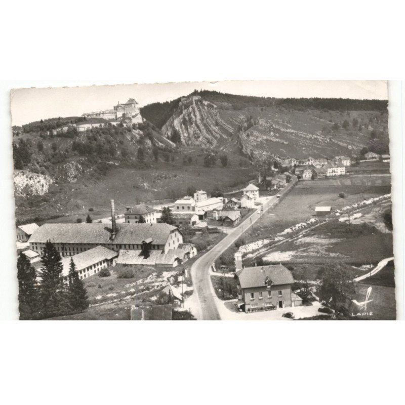 LA CLUSE ET MUOUX: quartietr de la gauffre le château de joux et fort du larmont vue aérienne 10x15 - très bon état