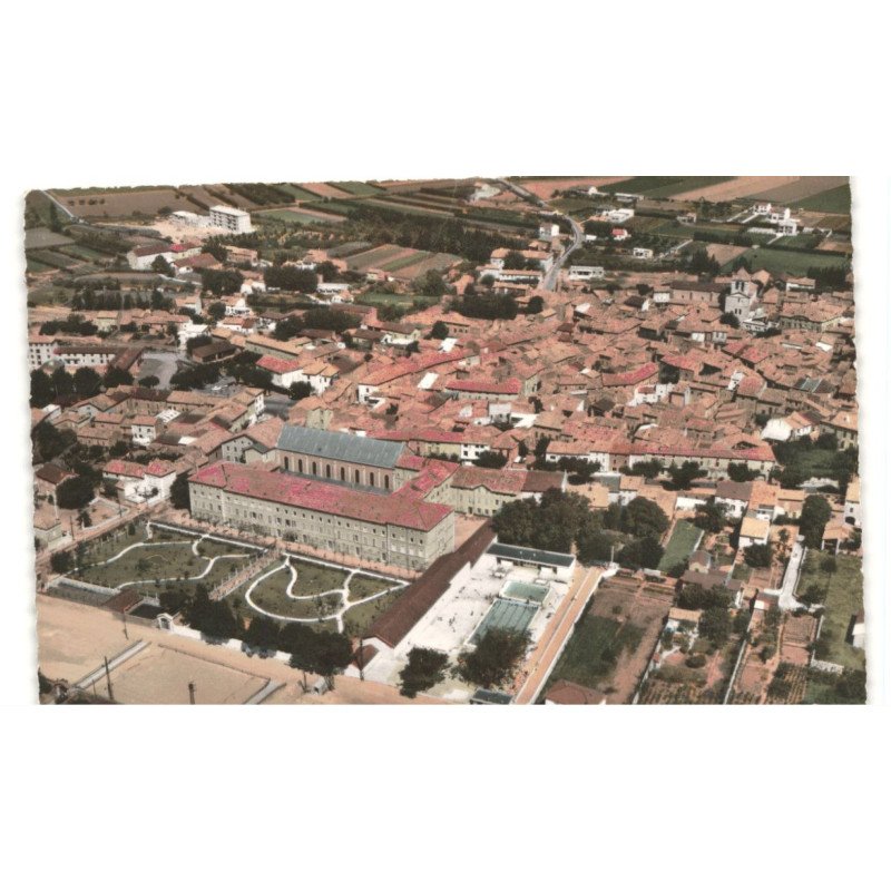 SAINT-PAUL-TROIS-CHATEAU: vue générale et la piscine vue aérienne 10x15 - très bon état
