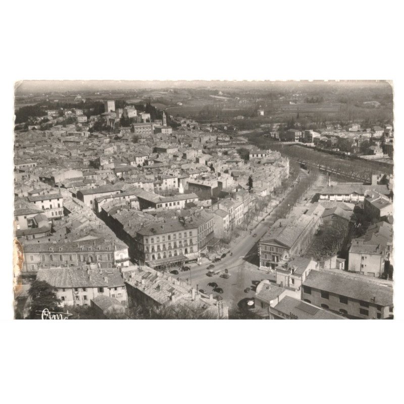 MONTELIMAR: au premier plan, la place d'aigü à droite le roubion vue aérienne 10x15 - très bon état