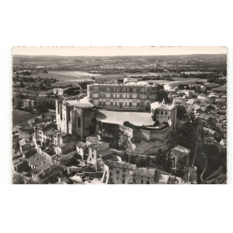GRIGNAN: le château vue aérienne 10x15 - très bon état