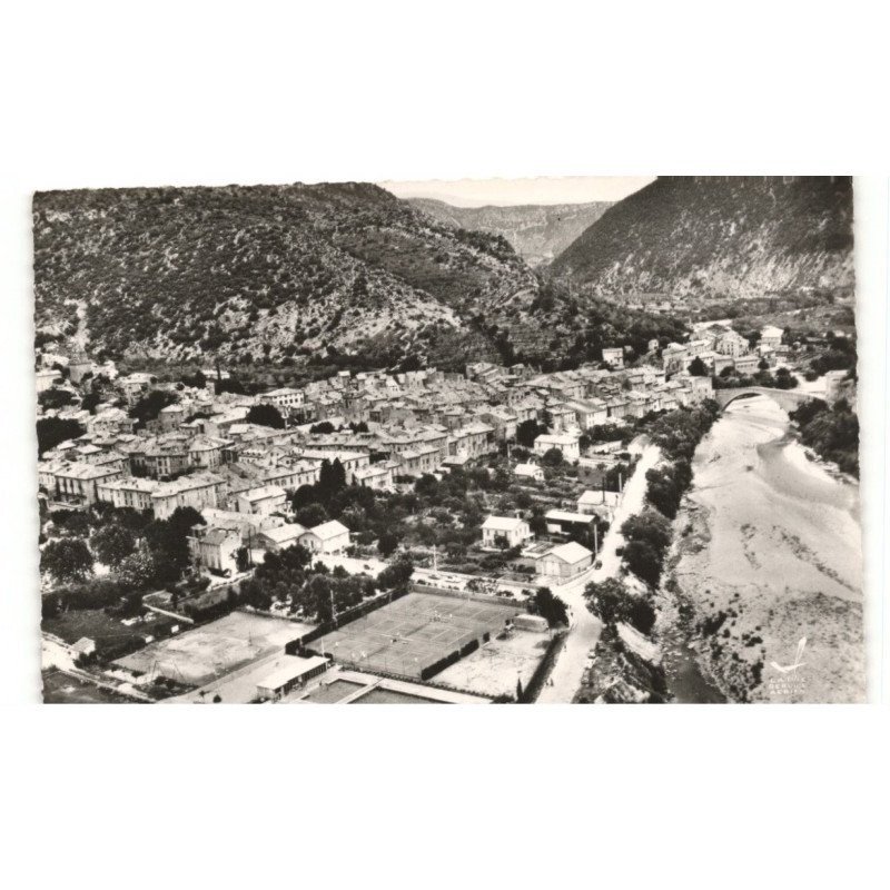NYONS: la piscine le terrain de sports, l'aygues le pont romain et vue générale centre village 10x15 - très bon état