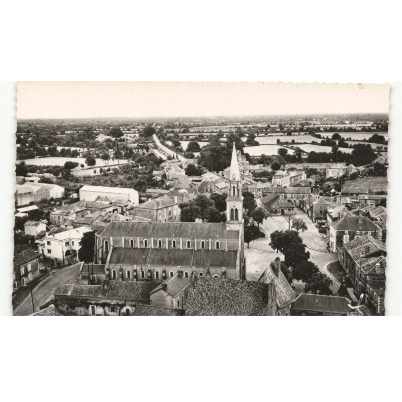 VALSES: l'église sainte-radegonde le vieux château et la halle vue aérienne 10X15 - très bon état
