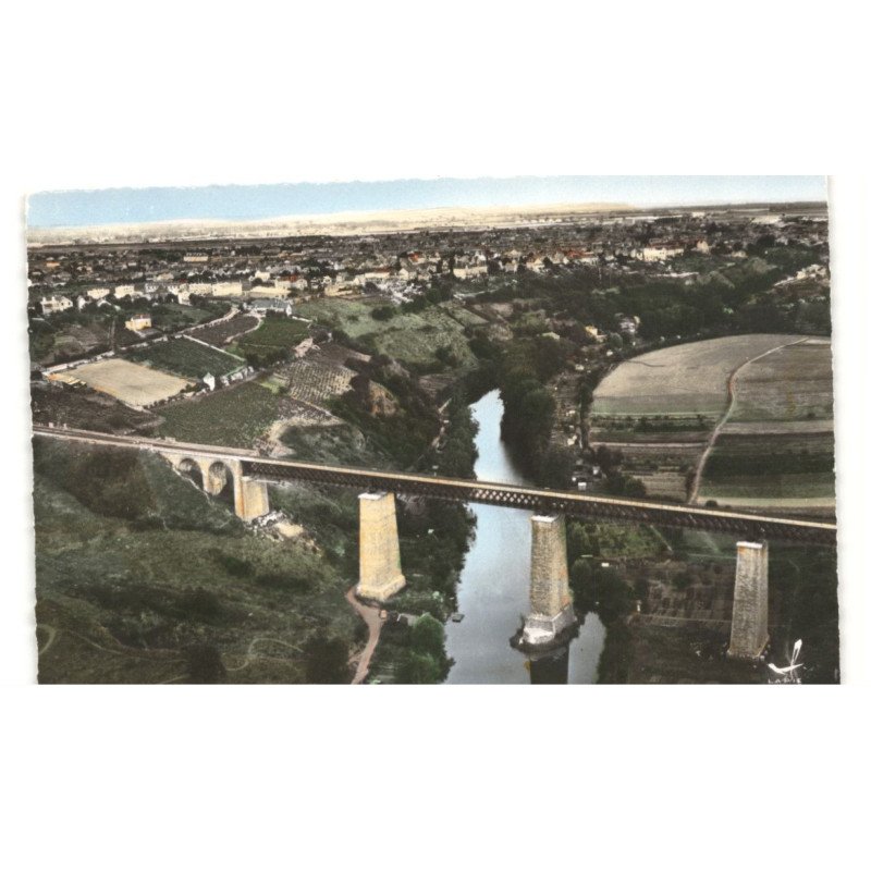 THOUARS: pont - très bon état