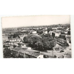 SAINT-HILAIRE-la-PALLUD: la grand'place vue aérienne 10X15 - très bon état