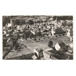 SAINT-VARENT: vue générale place du champ de foire et école des frères vue aérienne 10X15 - très bon état