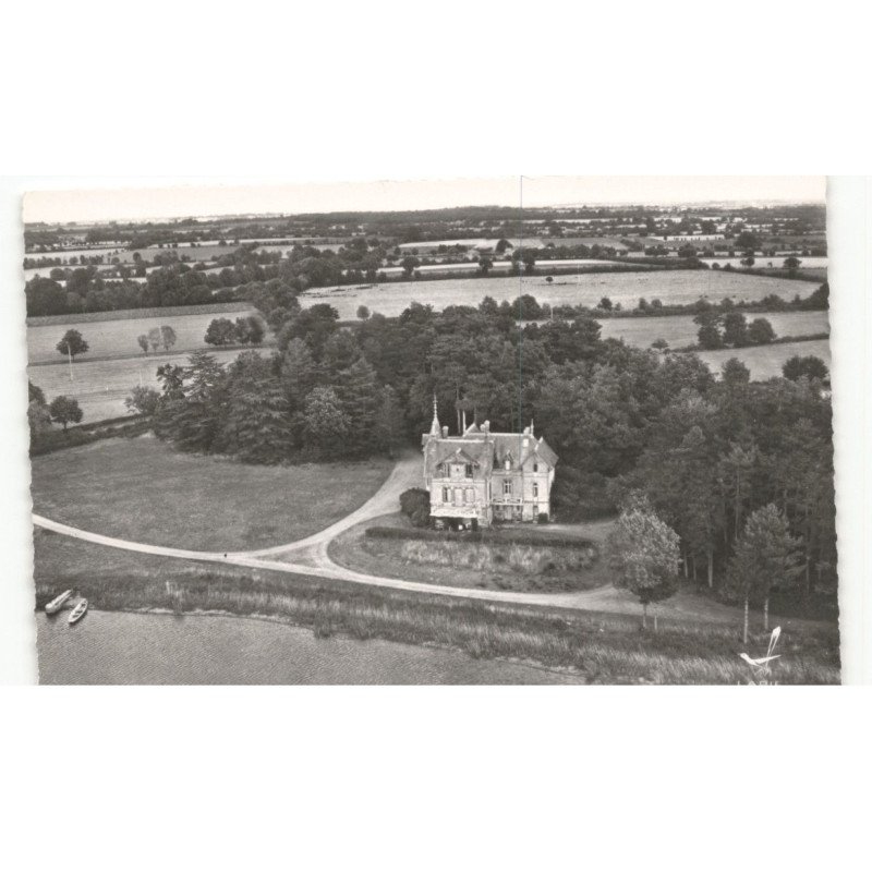 GENNETON: château de monmusson vue aérienne 10X15 - très bon état