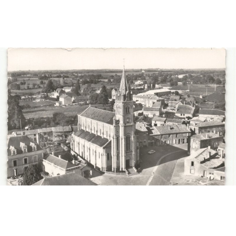 FAYE-L'ABBESSE: l'église vue aérienne 10X15 - très bon état
