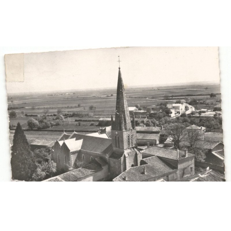 ASSAIS: l'église vue aérienne 10X15 - très bon état