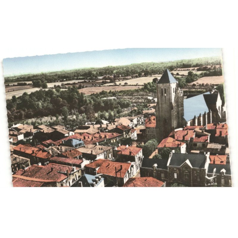 CELLES-sur-BELLE: l'église et le bourg vue aérienne 10X15 - très bon état