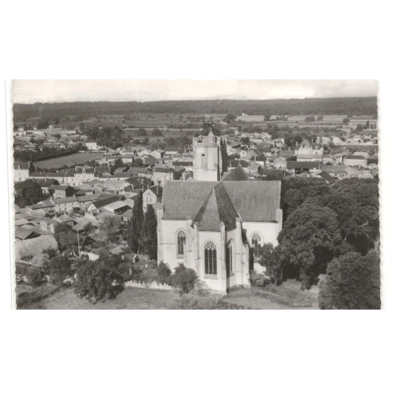 OIRON: l'ensemble du bourg et de l'église du XIVe siècle vue aérienne 10X15 - très bon état