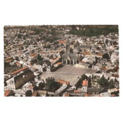 BRESSUIRE: l'église notre-dame et la place vue aérienne 10X15 - très bon état