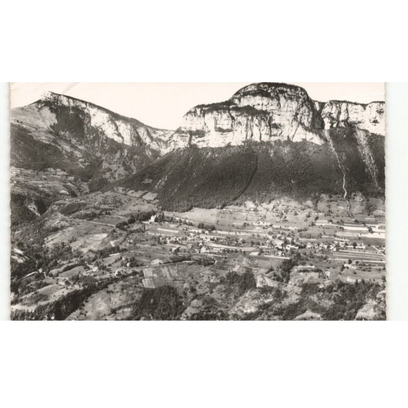 SAINT-JEAN-D'ARVEY: vue générale, le nivolet et le mont-pennay, château de la bathie vue aérienne 10X15 - état
