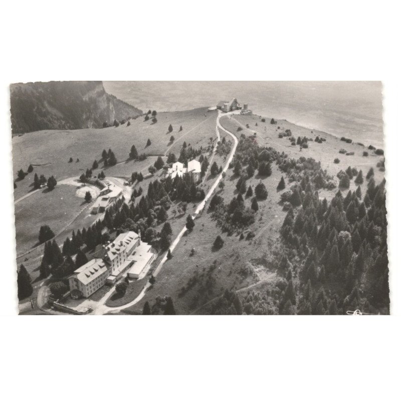 LE MONT-REVARD: hôtel P.L.M. brasserie et gare du téléphérique, gare d'arrivée vue aérienne 10X15 - très bon état